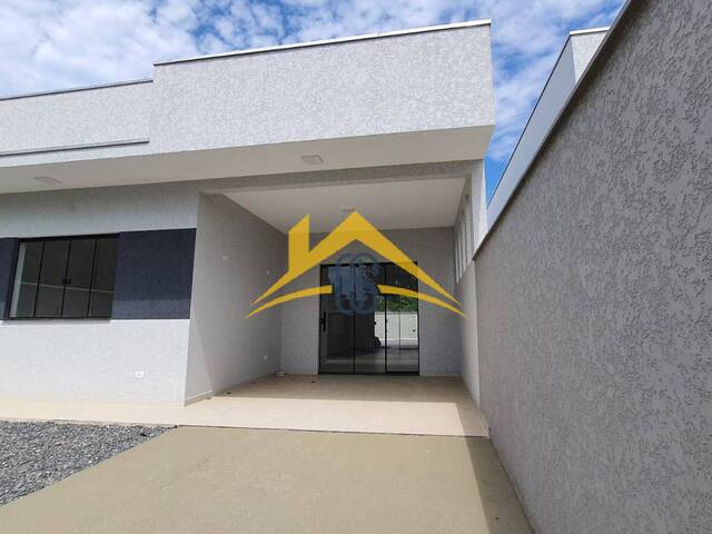 #105 - Casa para Venda em Itapoá - SC