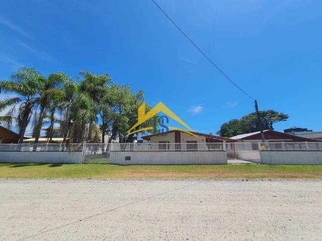 #143 - Casa para Venda em Itapoá - SC - 2